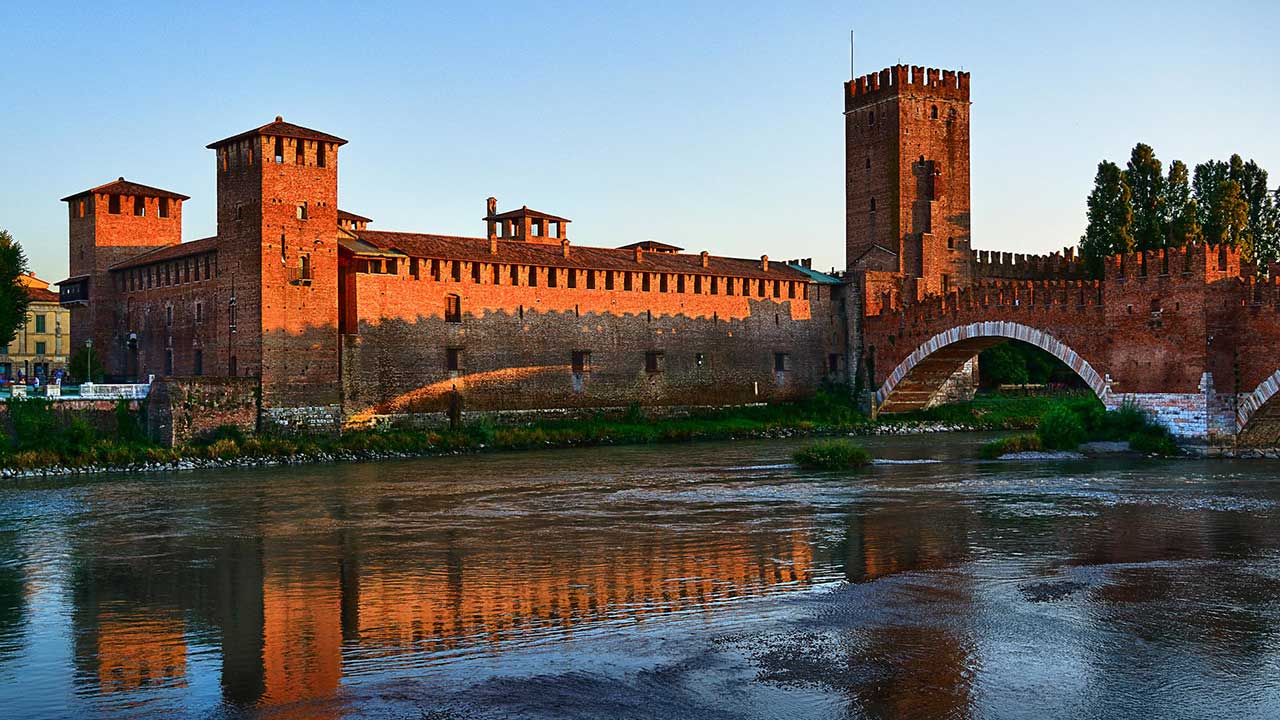5 Must-See Places in Verona the Romantic Italian City gallery image