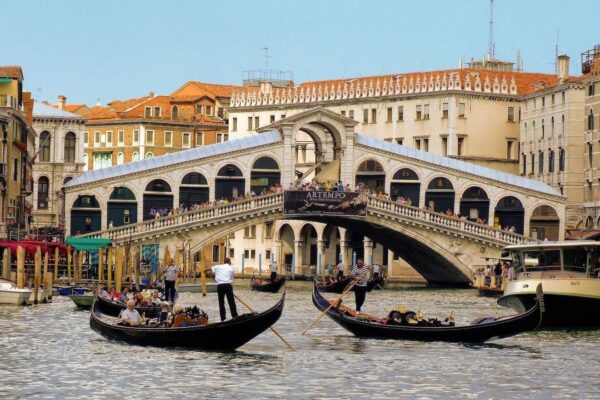 Gondola Ride plus Private Walking Tour in Venice - Image 3