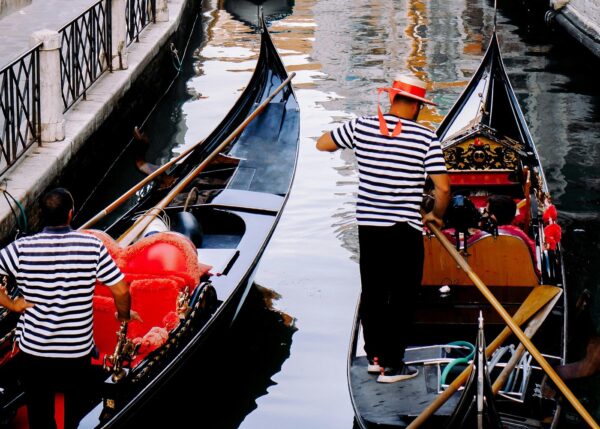 Gondola Ride plus Private Walking Tour in Venice - Image 6